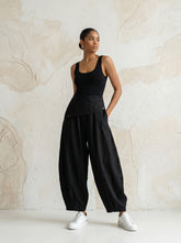 Voluminous pants