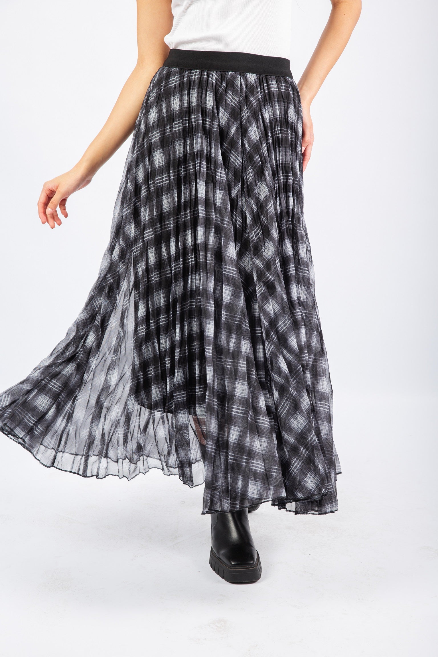 Twirl Skirt -Black