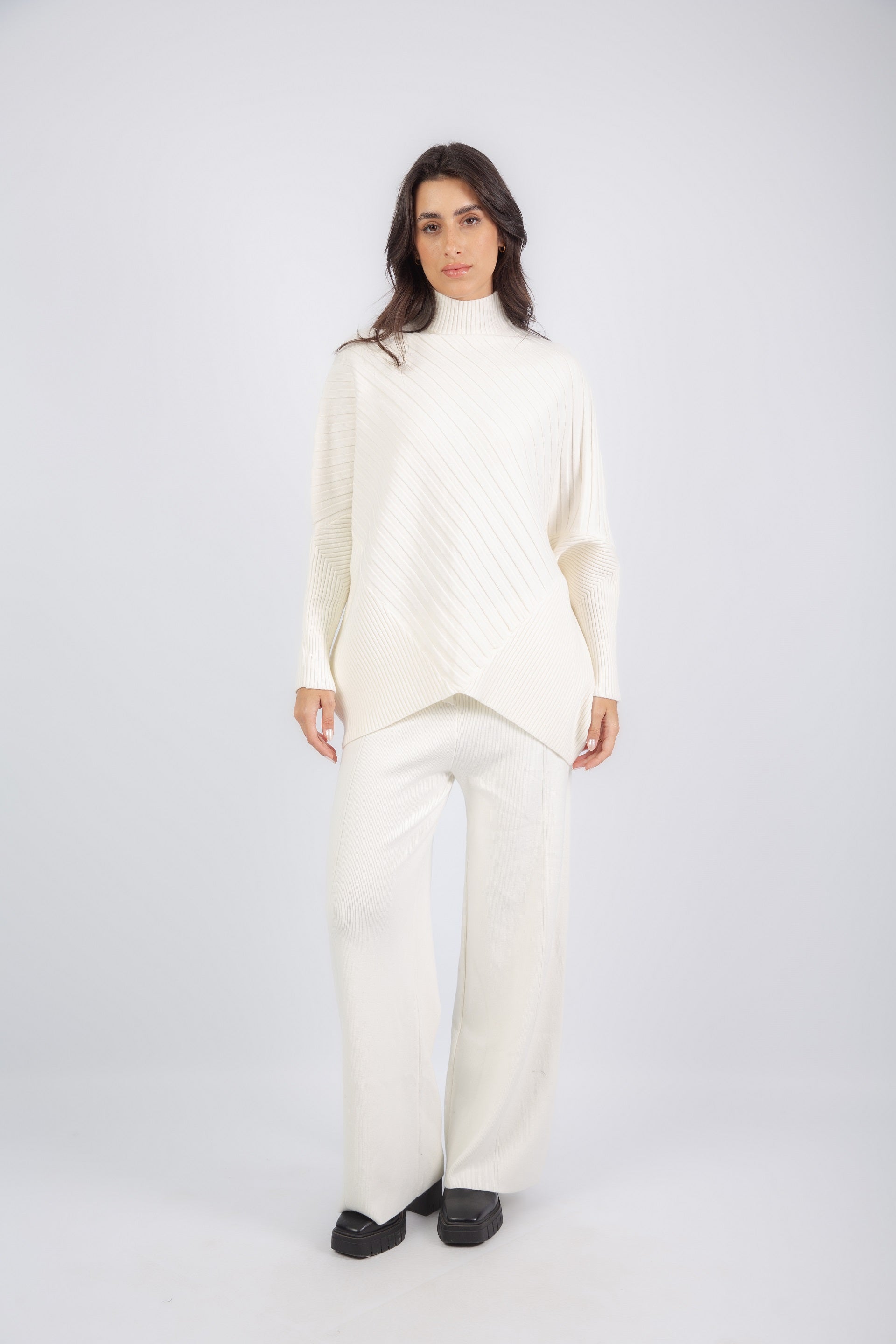 Contour Lined Set - White