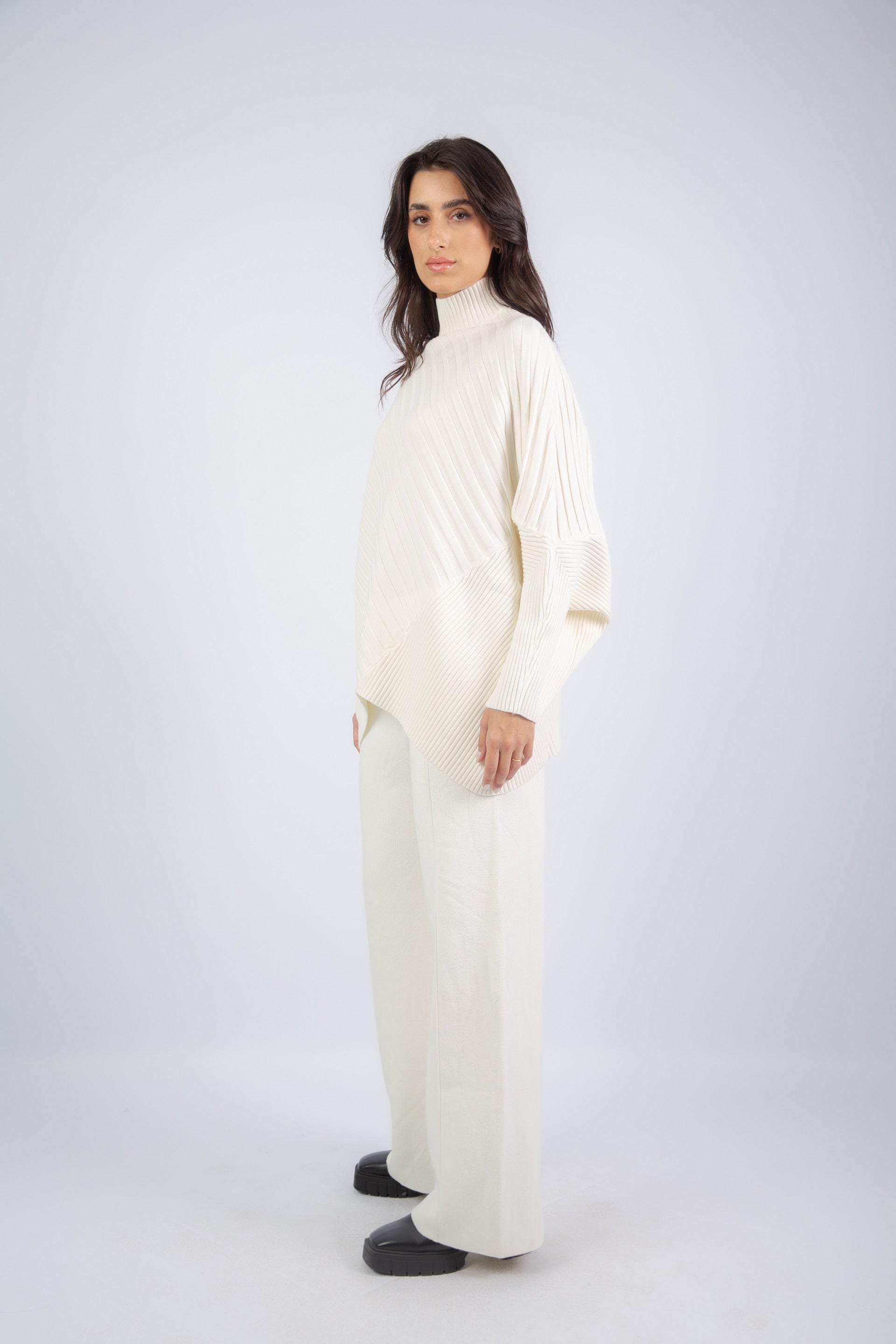 Contour Lined Set - White