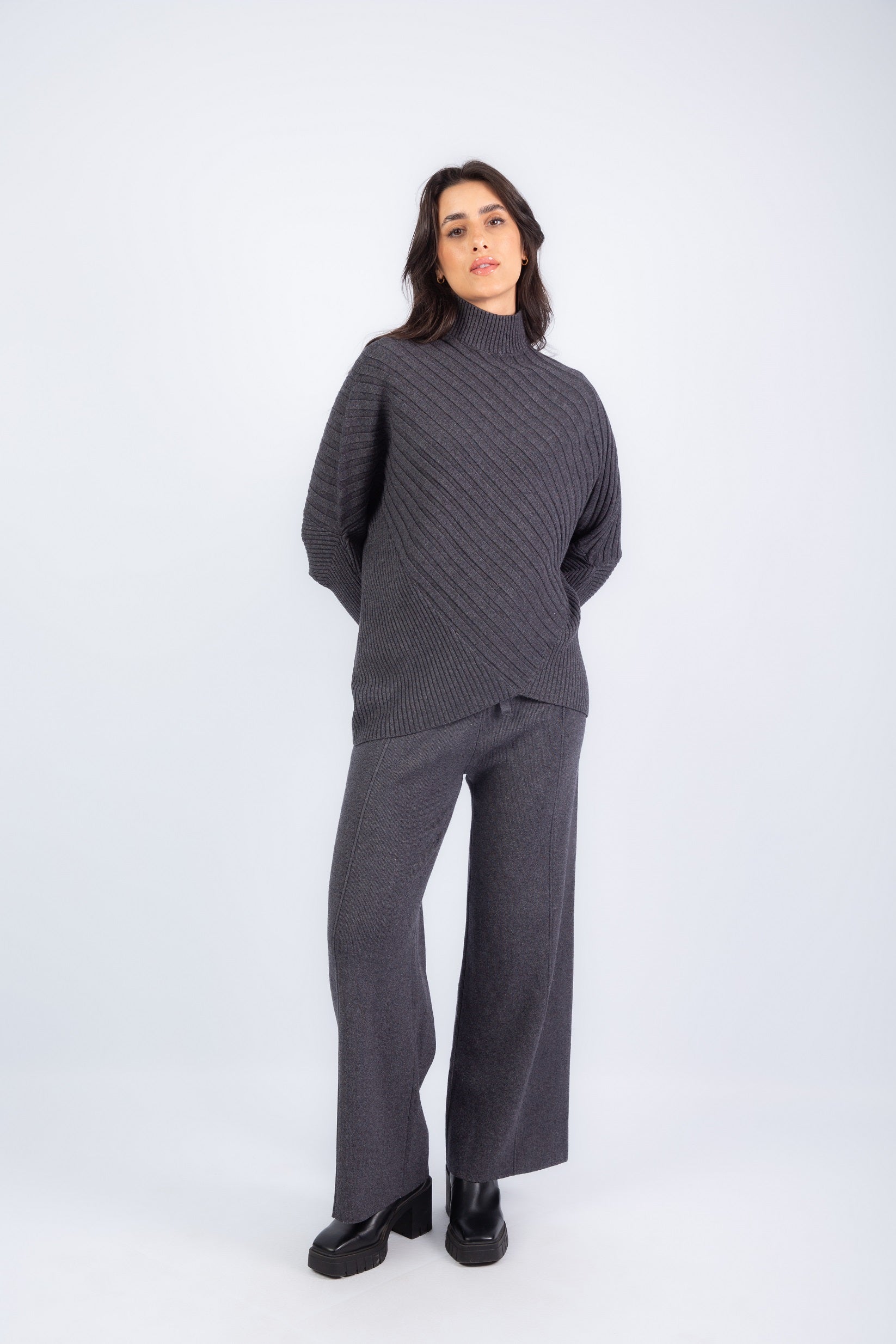 Contour Lined Set -Dark Gray