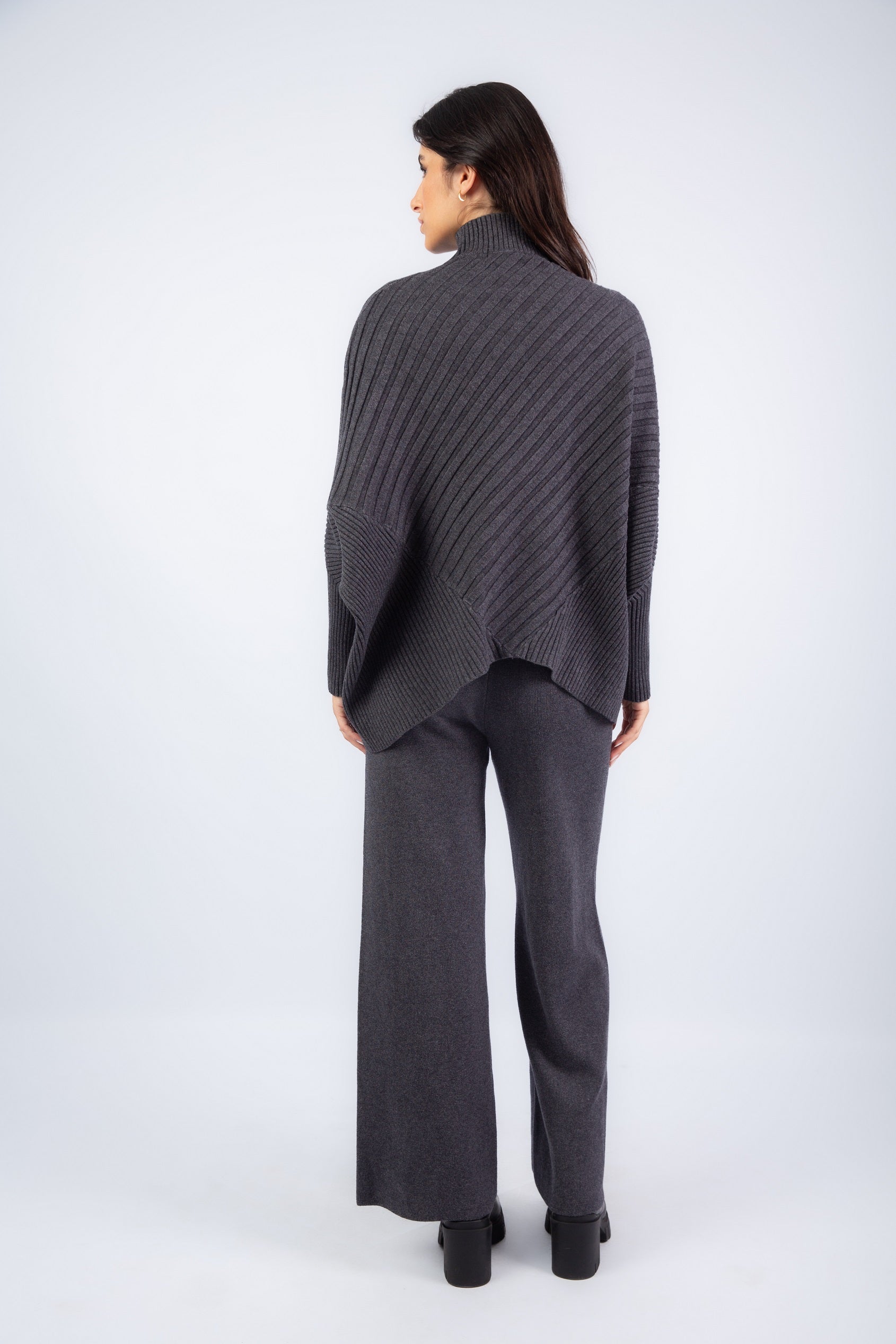 Contour Lined Set -Dark Gray