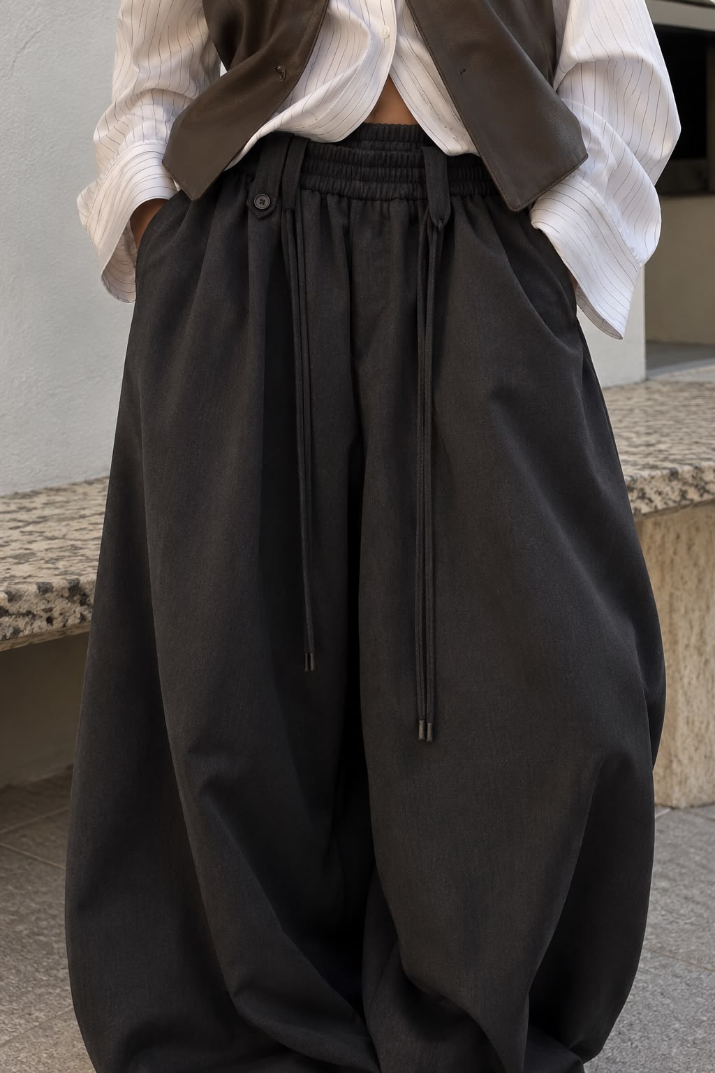 Strings Balloon Pants Main image